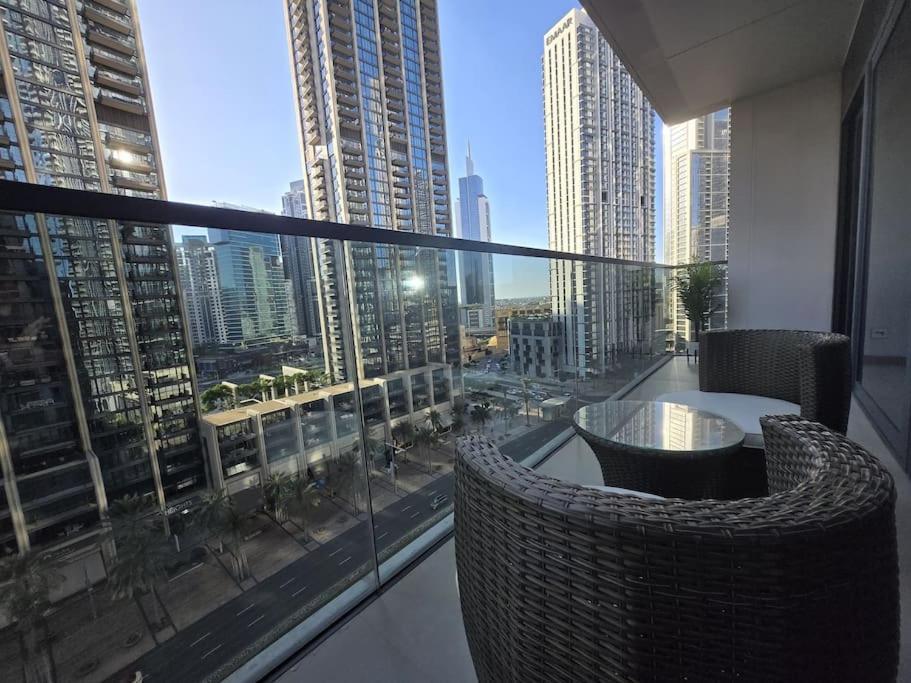 Apartamento Luxury 1Br Burj Khalifa View Walk To Dubai Mal Exterior foto